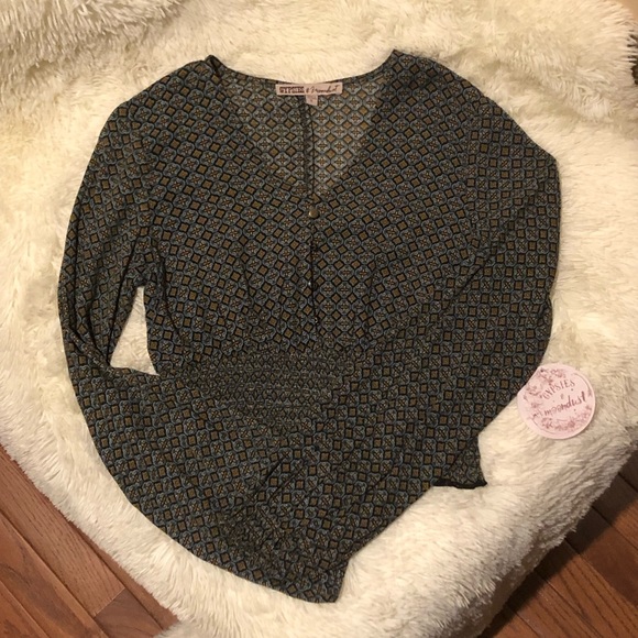 FINAL—GYPSIES & MOONDUST—LONG SLEEVE ELASTIC CUFF & CROPPED ELASTIC WAIST!! - Picture 3 of 10